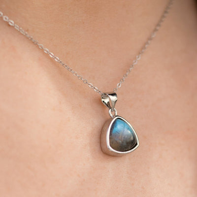 “Aura Protector” Pendant in Labradorite - SPIRAD