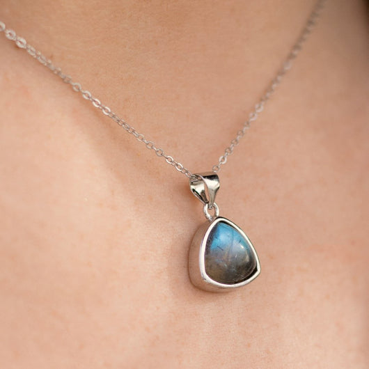 “Aura Protector” Pendant in Labradorite - SPIRAD