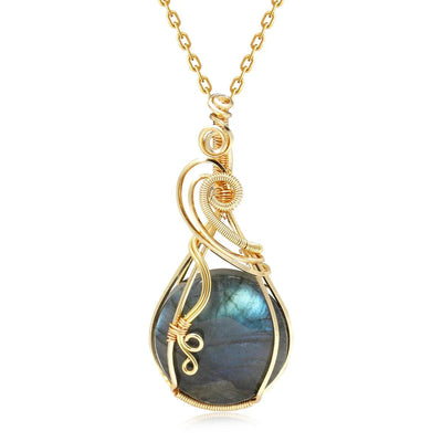 “Eye of the Universe” Pendant in Labradorite - SPIRAD
