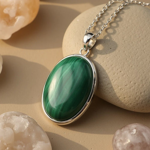 “Healing” Pendant in Malachite
