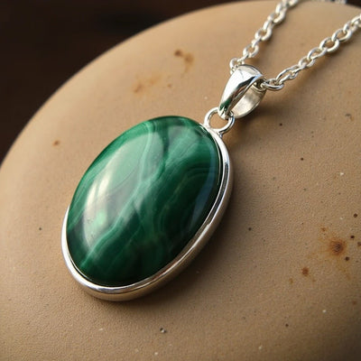 “Healing” Pendant in Malachite - SPIRAD