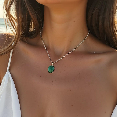 “Healing” Pendant in Malachite