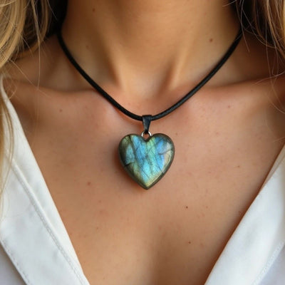 Heart Pendant in Labradorite - SPIRAD