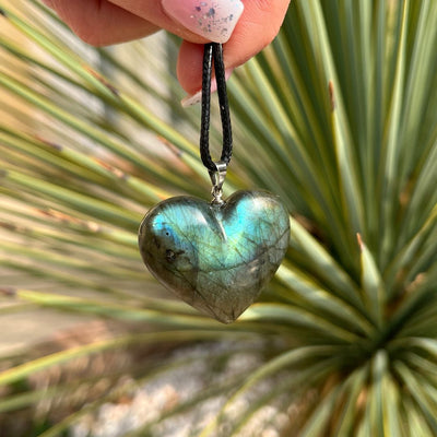 Heart Pendant in Labradorite - SPIRAD