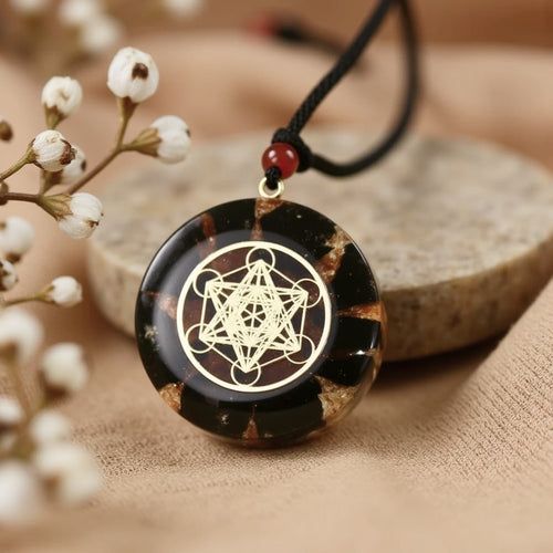 Orgonite Pendant “Metatron’s Power” in Obsidian & Garnet