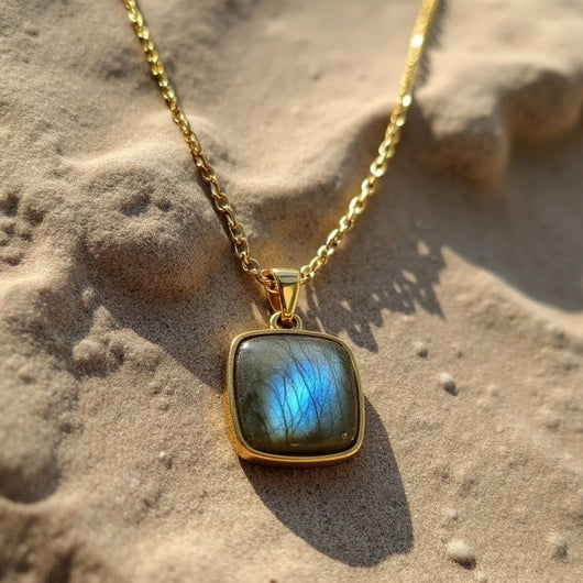 “Shield of Light” Pendant in Labradorite - SPIRAD
